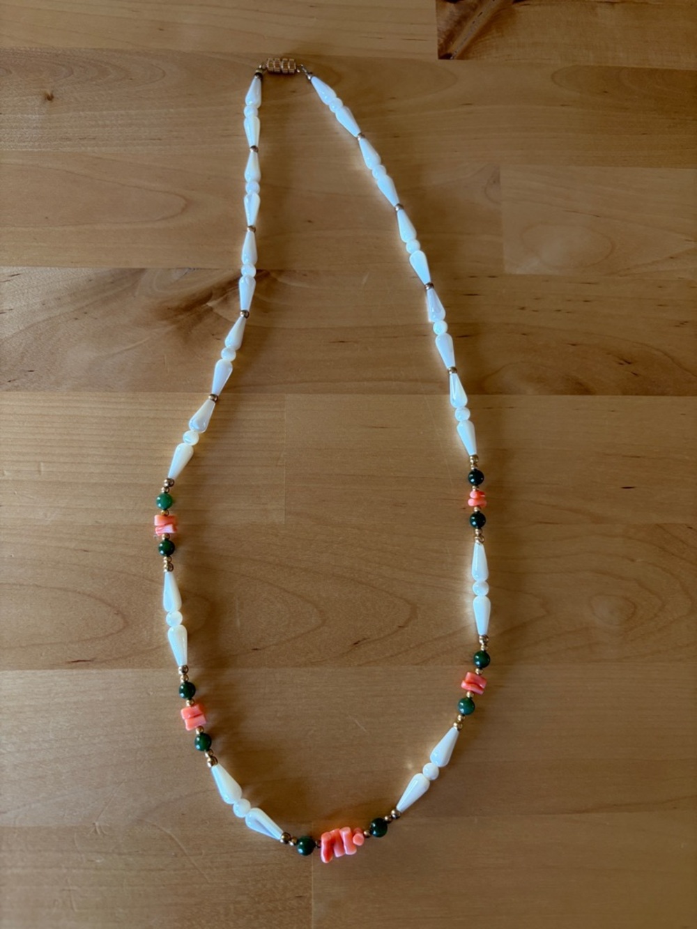 Mother of pearl, jade and coral necklace with a barrel clasp EUC